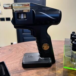 Flavour Blaster PRO 2 User Manual - Black with Purple Logo